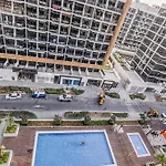 Luxurious 1Br Living In Azizi Riviera 39