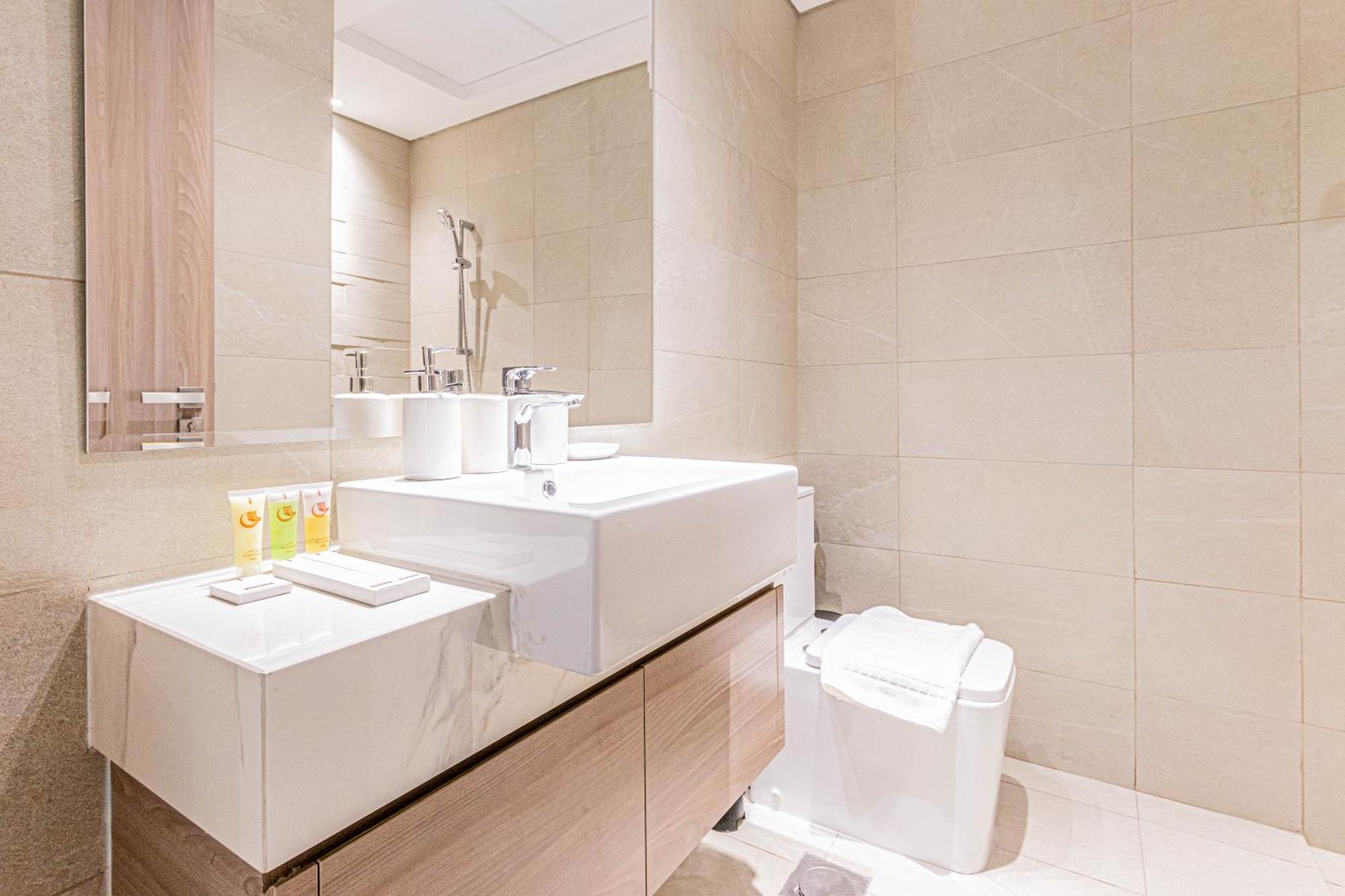 Luxurious 1br Living In Azizi Riviera 39 Apartment *