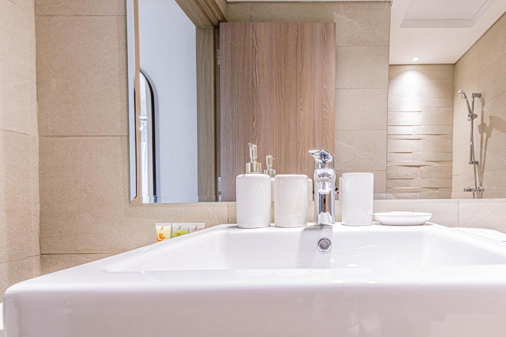 Apartment Luxurious 1br Living In Azizi Riviera 39 *