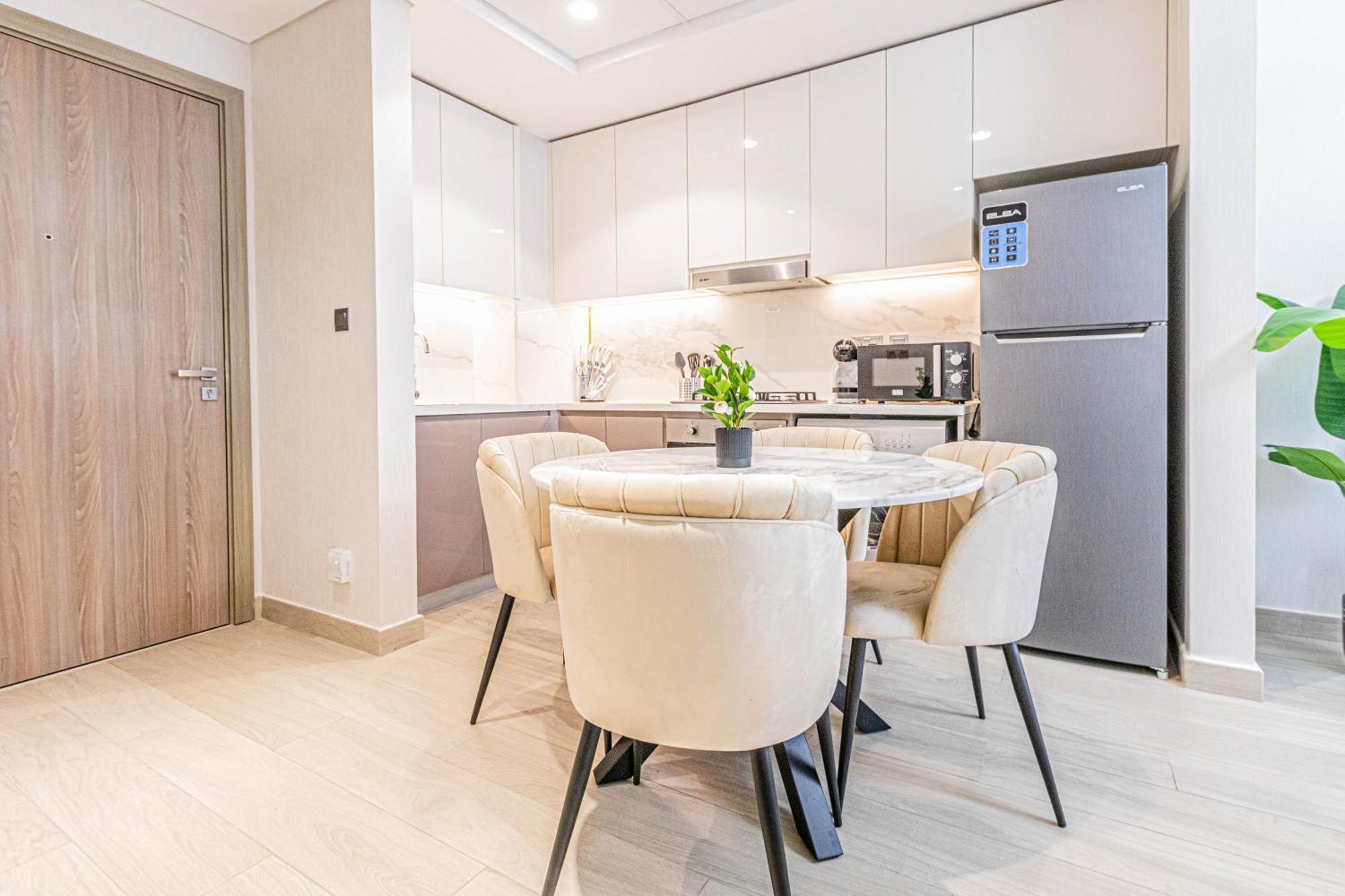 Luxurious 1br Living In Azizi Riviera 39 Apartment *