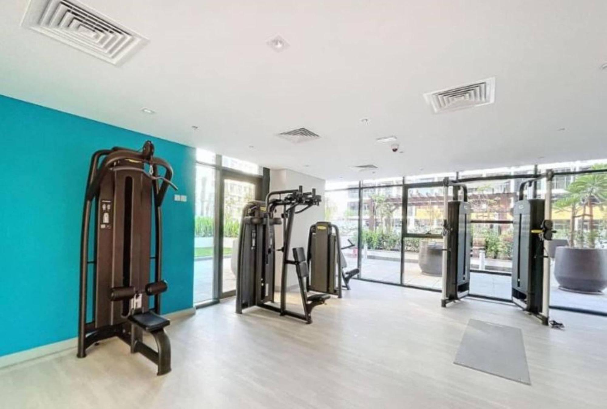 Apartment Luxurious 1br Living In Azizi Riviera 39