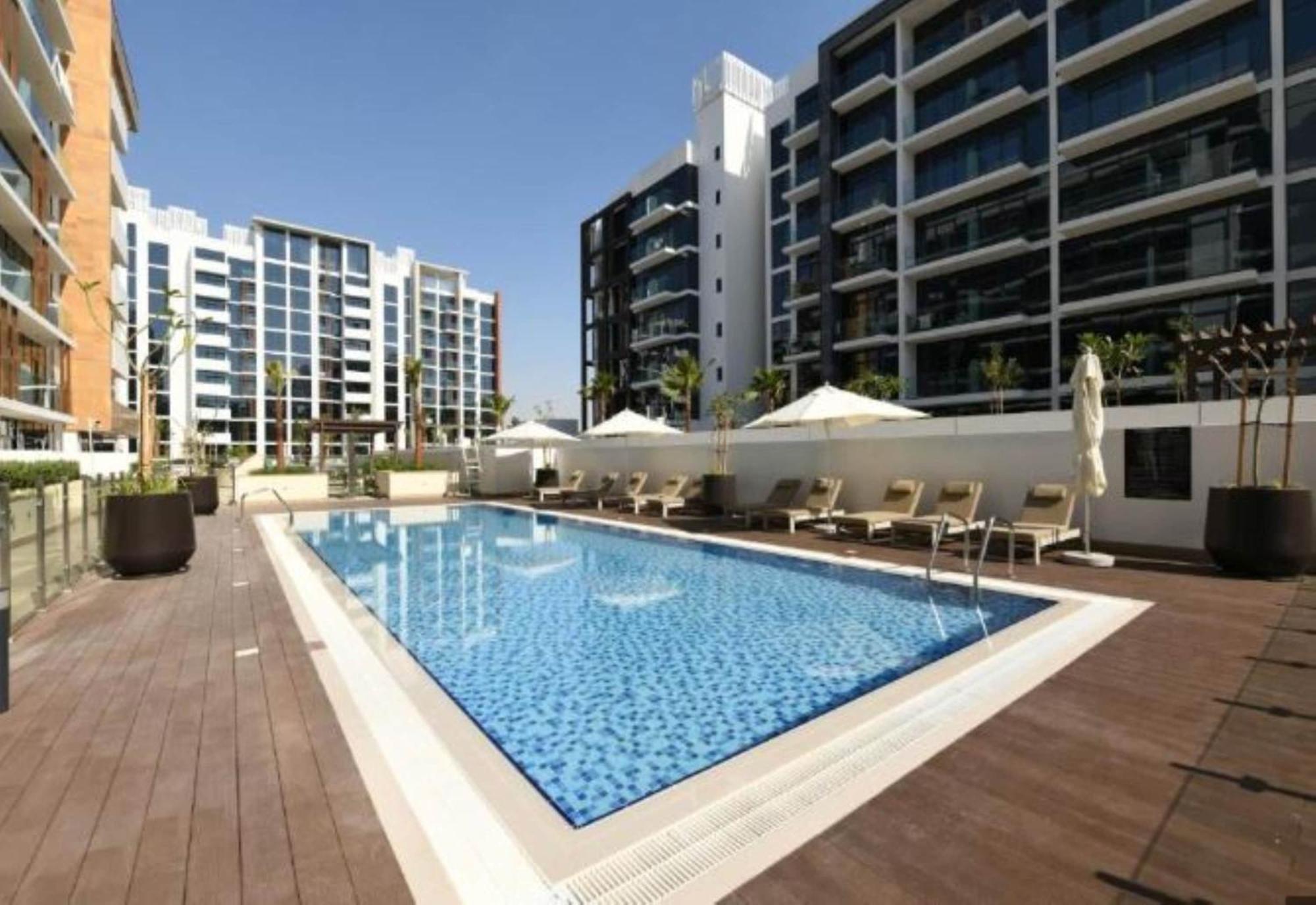 Luxurious 1br Living In Azizi Riviera 39 Apartment *