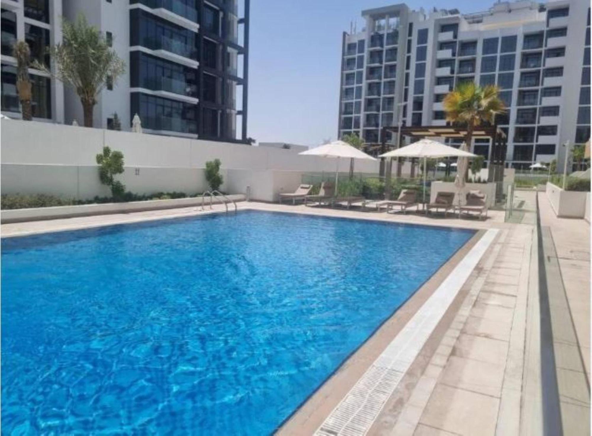 Apartment Luxurious 1br Living In Azizi Riviera 39 Dubai